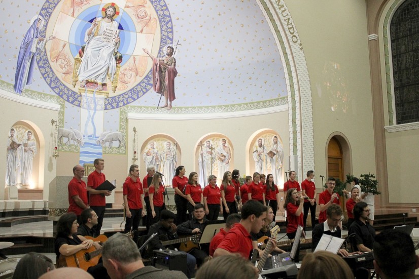 Espírito de Natal invade Catedral São João Batista