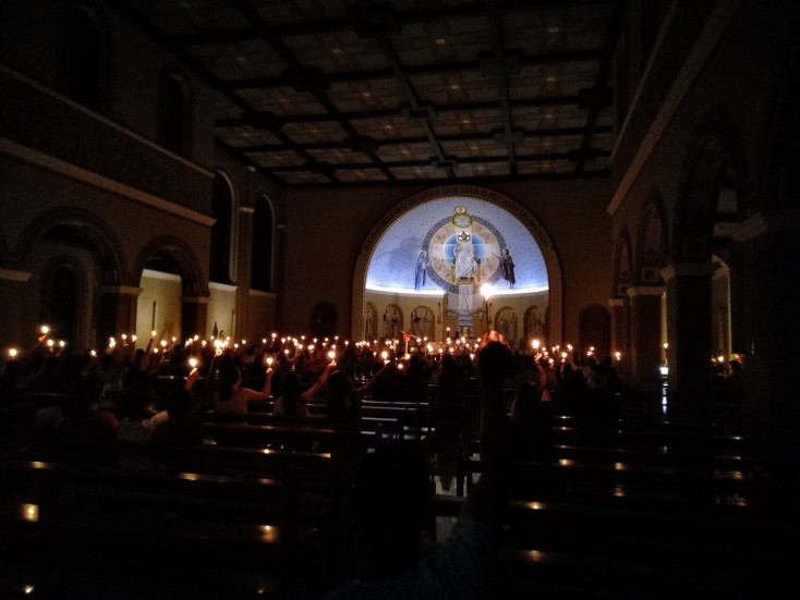 DEUS TORNOU-SE VISÍVEL. VINDE ADOREMOS!