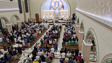 Missa com Benção dos Óleos é marcada pelos 15 anos da Diocese e protagonismo juvenil